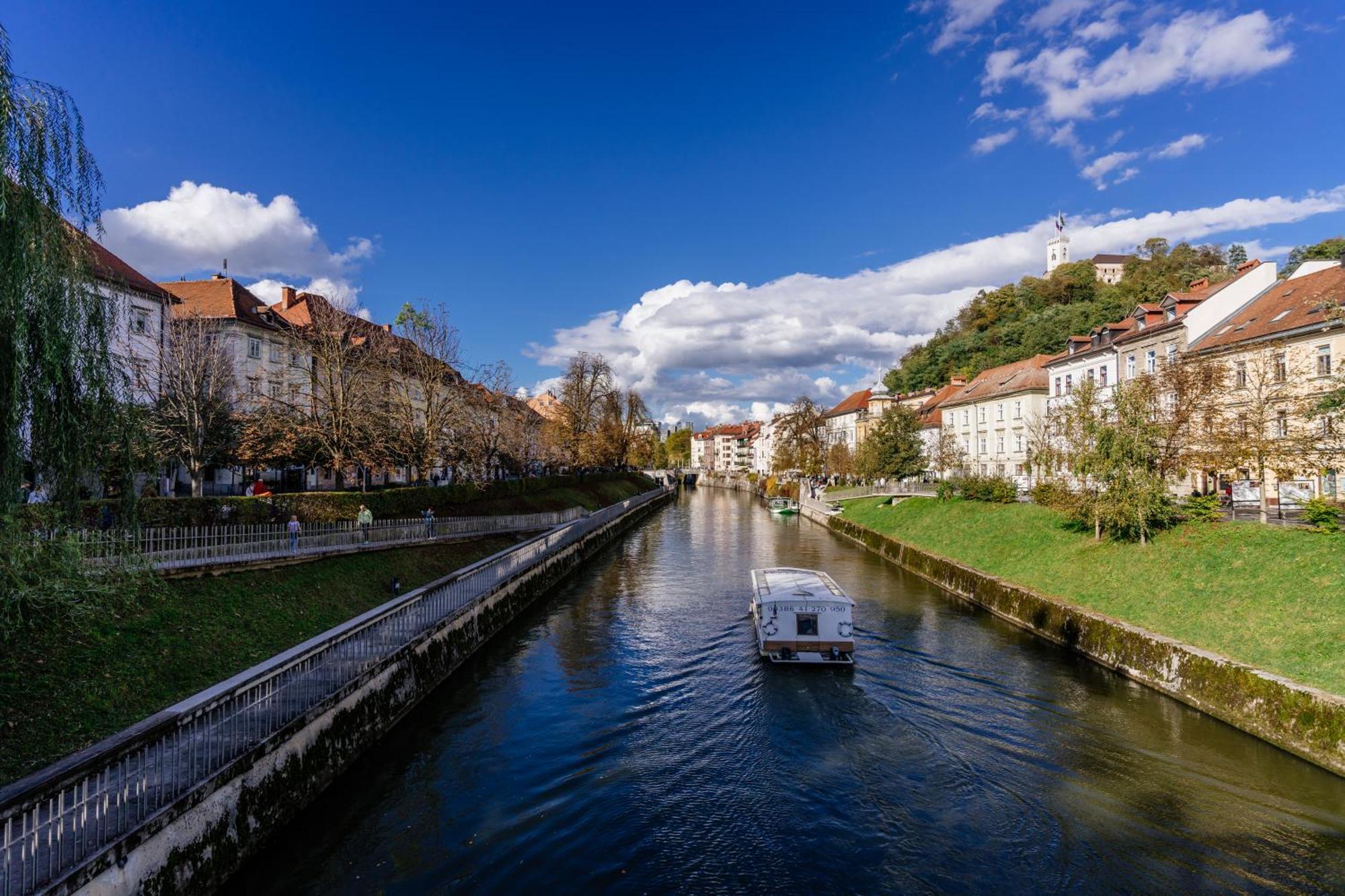 Ella'S Castle View Apartment Ljubljana Ngoại thất bức ảnh